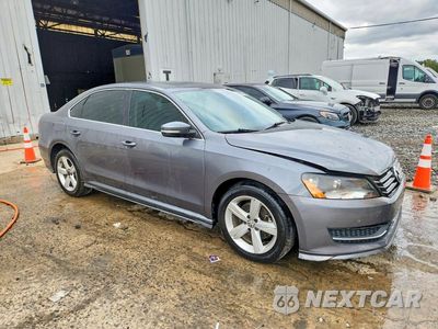 Czwarte zdjęcie samochodu z boku: 2013 VOLKSWAGEN PASSAT SE VIN:1VWBP7A36DC081903 - miniatura