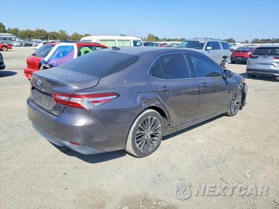 Trzecie zdjęcie samochodu z tyłu: 2020 TOYOTA CAMRY LE VIN:4T1C31AK4LU013840 - miniatura