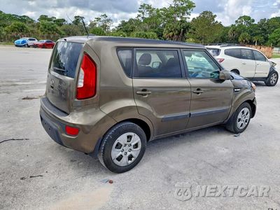 Trzecie zdjęcie samochodu z tyłu: 2013 KIA SOUL BASE VIN:KNDJT2A54D7493485 - miniatura
