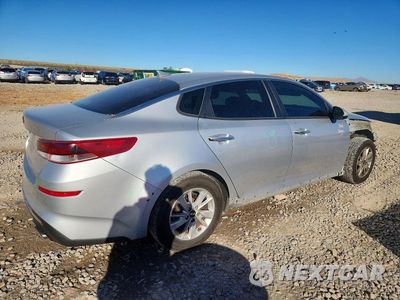 Trzecie zdjęcie samochodu z tyłu: 2019 KIA OPTIMA LX VIN:5XXGT4L3XKG279204 - miniatura