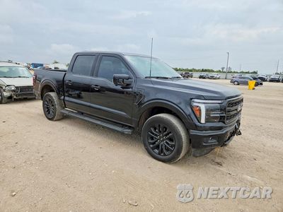 Czwarte zdjęcie samochodu z boku: 2025 FORD F150 LARIAT VIN:1FTFW5L88SFB07143 - miniatura