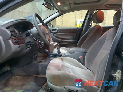 Zdjęcie 7 z 12 samochodu: 2002 CHRYSLER SEBRING LXI VIN:1C3EL56RX2N235970 - miniatura