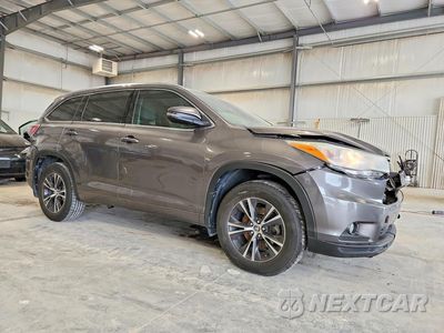 Czwarte zdjęcie samochodu z boku: 2016 TOYOTA HIGHLANDER XLE VIN:5TDJKRFH0GS238700 - miniatura