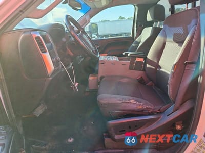Zdjęcie 7 z 12 samochodu: 2017 CHEVROLET SILVERADO C3500 LT VIN:1GB3CZCG8HF160934 - miniatura