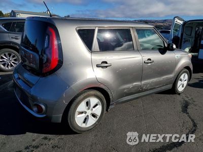 Trzecie zdjęcie samochodu z tyłu: 2016 KIA SOUL EV BASE VIN:KNDJP3AE1G7012929 - miniatura