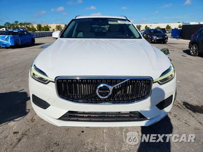 Piąte zdjęcie samochodu w środku: 2021 VOLVO XC60 T5 MOMENTUM VIN:YV4102DK2M1697163 - miniatura