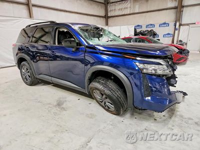 Czwarte zdjęcie samochodu z boku: 2026 NISSAN PATHFINDER SV VIN:5N1DR3BE4TC208141 - miniatura