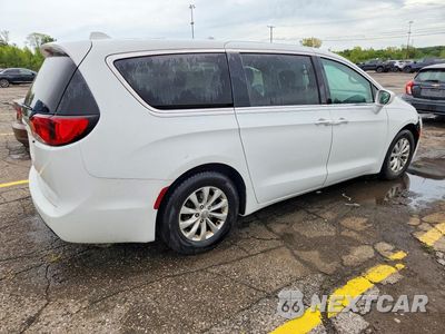 Trzecie zdjęcie samochodu z tyłu: 2018 CHRYSLER PACIFICA TOURING PLUS VIN:2C4RC1FG9JR279318 - miniatura