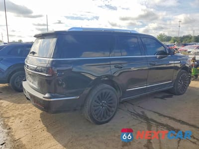 Trzecie zdjęcie samochodu z tyłu: 2021 LINCOLN NAVIGATOR RESERVE VIN:5LMJJ2LT4MEL11287 - miniatura