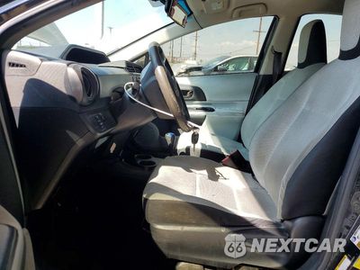 Zdjęcie 7 z 12 samochodu: 2013 TOYOTA PRIUS C ONE VIN:JTDKDTB3XD1543216 - miniatura
