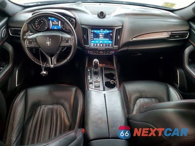 Zdjęcie 8 z 12 samochodu: 2017 MASERATI LEVANTE S LUXURY VIN:ZN661YUL4HX233102 - miniatura
