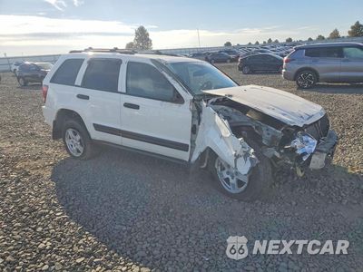 Czwarte zdjęcie samochodu z boku: 2005 JEEP GRAND CHEROKEE LAREDO VIN:1J4HR48N15C577118 - miniatura