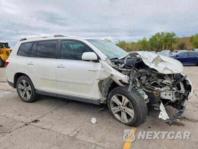Czwarte zdjęcie samochodu z boku: 2013 TOYOTA HIGHLANDER LIMITED VIN:5TDYK3EH0DS094879 - miniatura