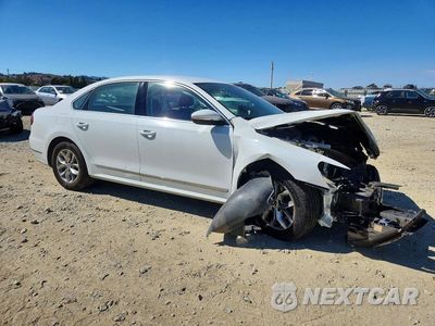 Czwarte zdjęcie samochodu z boku: 2016 VOLKSWAGEN PASSAT S VIN:1VWAT7A35GC055403 - miniatura