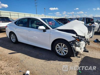 Czwarte zdjęcie samochodu z boku: 2025 TOYOTA CAMRY LE VIN:4T1DAACKXSU072218 - miniatura