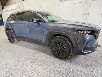 Czwarte zdjęcie samochodu z boku: 2025 MAZDA CX-50 SELECT VIN:7MMVABAM2SN372378 - miniatura