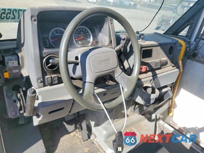 Zdjęcie 8 z 12 samochodu: 2016 ISUZU NPR VIN:JALB4T17XG7W00907 - miniatura
