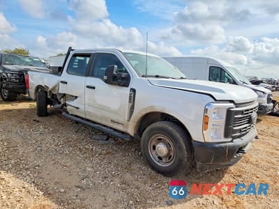 Czwarte zdjęcie samochodu z boku: 2025 FORD F250 SUPER DUTY VIN:1FT7W2AT8SED34929 - miniatura
