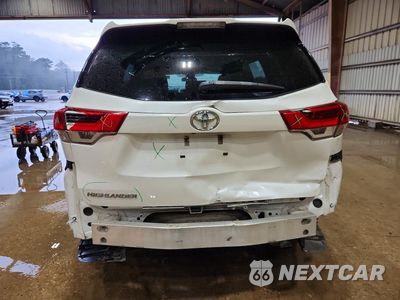 Zdjęcie 6 z 13 samochodu: 2018 TOYOTA HIGHLANDER LE VIN:5TDZZRFHXJS238743 - miniatura