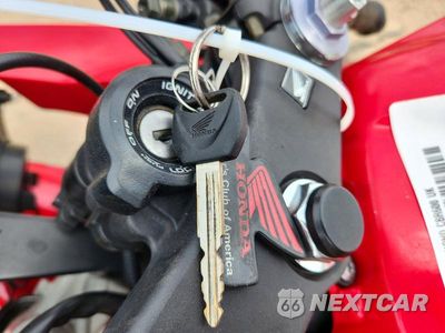 Zdjęcie 8 z 9 samochodu: 2004 HONDA CBR600 RR VIN:JH2PC370X4M105406 - miniatura