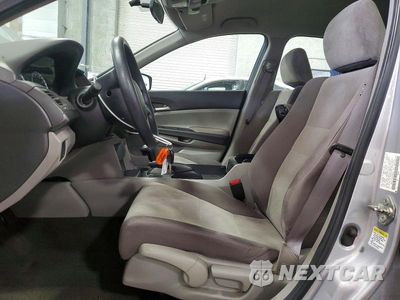 Zdjęcie 7 z 12 samochodu: 2010 HONDA ACCORD LX VIN:1HGCP2F33AA109569 - miniatura
