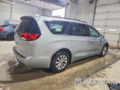 Trzecie zdjęcie samochodu z tyłu: 2017 CHRYSLER PACIFICA TOURING L VIN:2C4RC1BG1HR539131 - miniatura