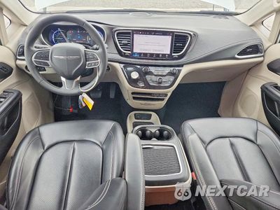 Zdjęcie 8 z 14 samochodu: 2023 CHRYSLER PACIFICA HYBRID TOURING L VIN:2C4RC1L79PR588493 - miniatura