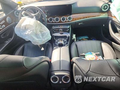Zdjęcie 8 z 12 samochodu: 2018 MERCEDES-BENZ E 300 4MATIC VIN:WDDZF4KB3JA378875 - miniatura