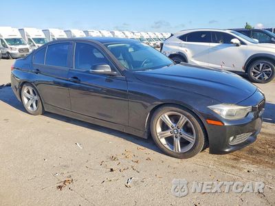 Czwarte zdjęcie samochodu z boku: 2014 BMW 320 I VIN:WBA3B1G57ENS77931 - miniatura