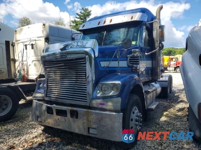 2016 FREIGHTLINER SD122 SEMI TRUCK 3AKJGNBG0GDHM9384 - główne zdjęcie licytacji z USA - miniatura