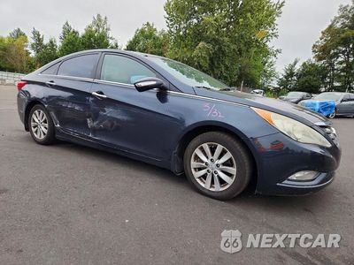 Czwarte zdjęcie samochodu z boku: 2013 HYUNDAI SONATA LIMITED VIN:5NPEC4AC3DH534017 - miniatura
