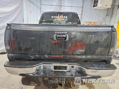 Zdjęcie 6 z 12 samochodu: 2006 CHEVROLET SILVERADO K2500 HEAVY DUTY VIN:1GCHK23D66F235791 - miniatura