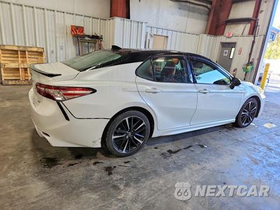 Trzecie zdjęcie samochodu z tyłu: 2020 TOYOTA CAMRY XSE VIN:4T1K61AK4LU301909 - miniatura