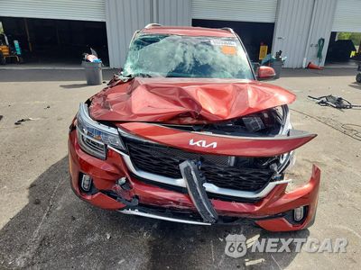 Piąte zdjęcie samochodu w środku: 2023 KIA SELTOS SX VIN:KNDETCA2XP7430313 - miniatura