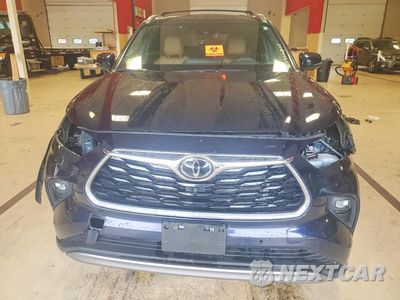 Piąte zdjęcie samochodu w środku: 2023 TOYOTA HIGHLANDER PLATINUM VIN:5TDKDRBH5PS035810 - miniatura