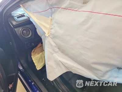 Zdjęcie 8 z 12 samochodu: 2018 TOYOTA COROLLA SE VIN:5YFBURHE6JP834198 - miniatura