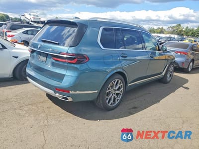 Trzecie zdjęcie samochodu z tyłu: 2025 BMW X7 XDRIVE40I VIN:5UX23EM08S9W46164 - miniatura