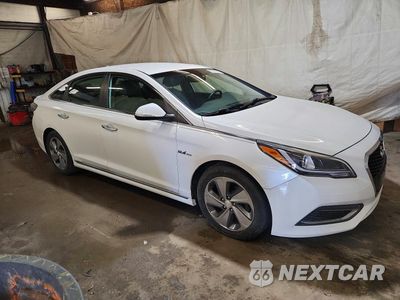 Czwarte zdjęcie samochodu z boku: 2016 HYUNDAI SONATA HYBRID LIMITED VIN:KMHE34L1XGA014349 - miniatura