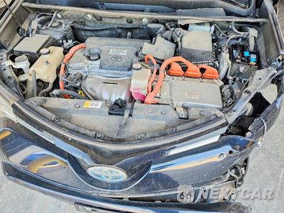 Zdjęcie 12 z 13 samochodu: 2017 TOYOTA RAV4 HYBRID XLE VIN:JTMRJREV3HD109750 - miniatura