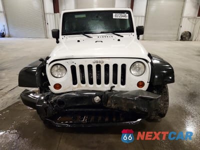 Piąte zdjęcie samochodu w środku: 2013 JEEP WRANGLER UNLIMITED SPORT VIN:1C4BJWDG4DL542187 - miniatura
