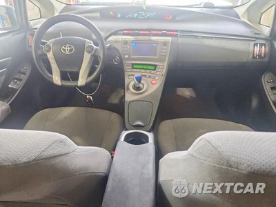 Zdjęcie 8 z 12 samochodu: 2015 TOYOTA PRIUS THREE VIN:JTDKN3DU2F1891212 - miniatura