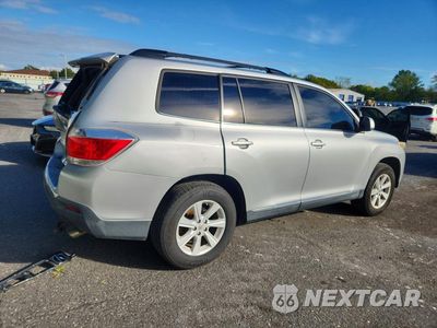 Trzecie zdjęcie samochodu z tyłu: 2012 TOYOTA HIGHLANDER BASE VIN:5TDBK3EH8CS150197 - miniatura