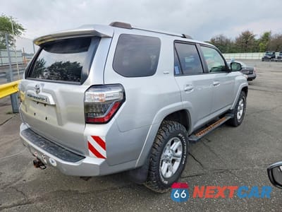 Trzecie zdjęcie samochodu z tyłu: 2020 TOYOTA 4RUNNER SR5 PREMIUM VIN:JTEBU5JR6L5760119 - miniatura