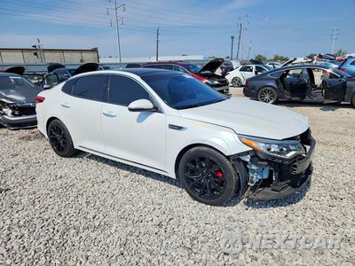 Czwarte zdjęcie samochodu z boku: 2019 KIA OPTIMA SXL VIN:5XXGV4L29KG332590 - miniatura