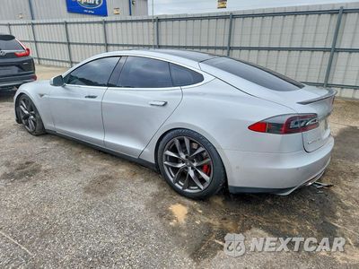 Drugie zdjęcie samochodu z przodu: 2015 TESLA MODEL S VIN:5YJSA1E4XFF113990 - miniatura