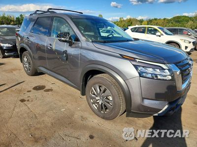 Czwarte zdjęcie samochodu z boku: 2025 NISSAN PATHFINDER SV VIN:5N1DR3BC2SC298628 - miniatura