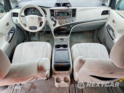 Zdjęcie 8 z 13 samochodu: 2012 TOYOTA SIENNA LE VIN:5TDKK3DC3CS265425 - miniatura