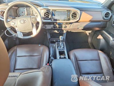 Zdjęcie 8 z 12 samochodu: 2018 TOYOTA TACOMA LIMITED VIN:3TMEZ5CN7JM070786 - miniatura