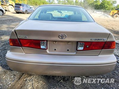 Zdjęcie 6 z 12 samochodu: 2001 TOYOTA CAMRY LE VIN:4T1BG22K11U100029 - miniatura