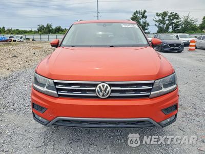 Piąte zdjęcie samochodu w środku: 2018 VOLKSWAGEN TIGUAN SE VIN:3VV3B7AX1JM163753 - miniatura